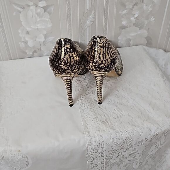 Vince Camuto Snake Skin Pattern Leather Pumps New - Picture 5 of 9